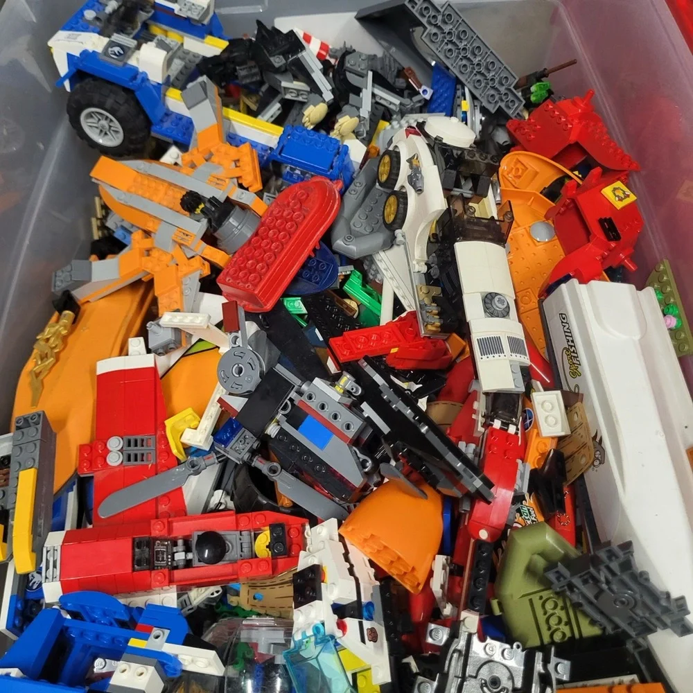 Lego 4 LBS of Random Mixed 100% Lego Bulk Lot’s - Picture 7 of 7